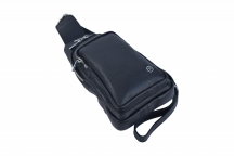 D�msk� crossbody kapsa �ern�
